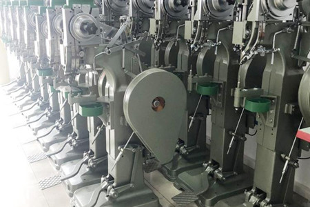 操作液壓鉚釘機時需注意哪些問題？