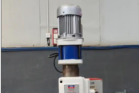 國產(chǎn)和進(jìn)口氣動(dòng)鉚釘機(jī)有什么區(qū)別？