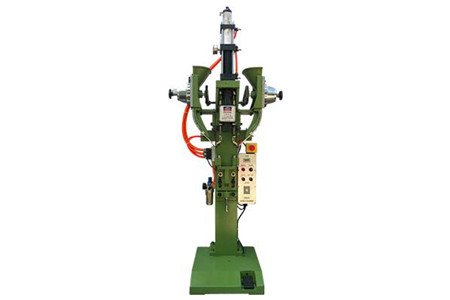 雙頭鉚釘機操作之前需要注意哪些？