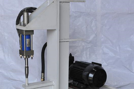 自動(dòng)鉚釘機(jī)鉚接點(diǎn)容易撕裂怎么辦？方法很簡(jiǎn)單！