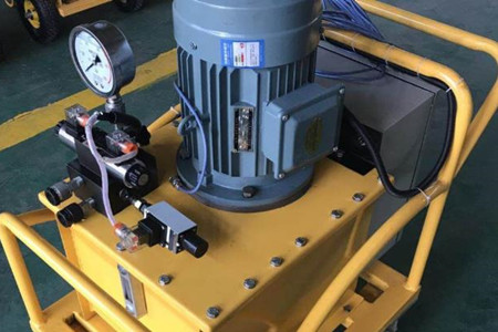 液壓環(huán)槽鉚釘機市場報價一般是多少?