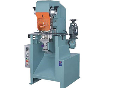 實(shí)心鉚釘機(jī)價(jià)格差異都源于哪些因素？廠家說明！