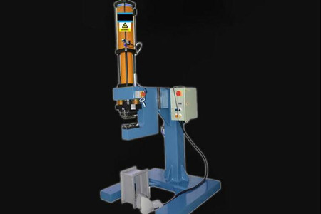 自動(dòng)鉚釘機(jī)操作過(guò)程中出現(xiàn)問(wèn)題怎么解決？