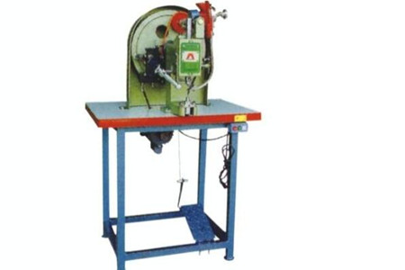 氣動鉚釘機的技術參數(shù)、優(yōu)點和保養(yǎng)注意事項