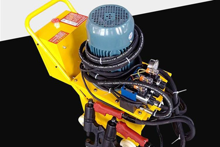 國(guó)產(chǎn)風(fēng)管鉚釘機(jī)價(jià)格貴嗎？