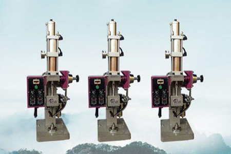 鉚釘機(jī)供應(yīng)商批發(fā)價格高嗎？
